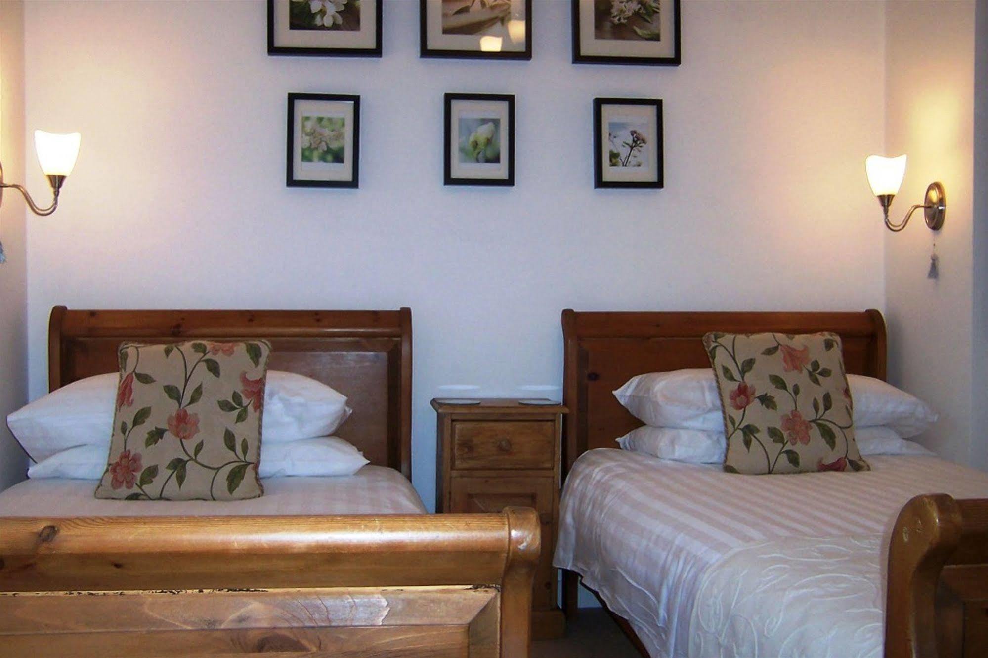 Caddon View Country Guest House Innerleithen Exterior photo